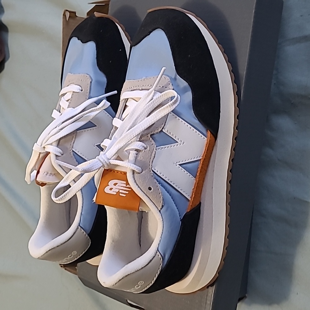 New Balance 237 Sneakers